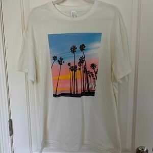 White graphic tshirt
